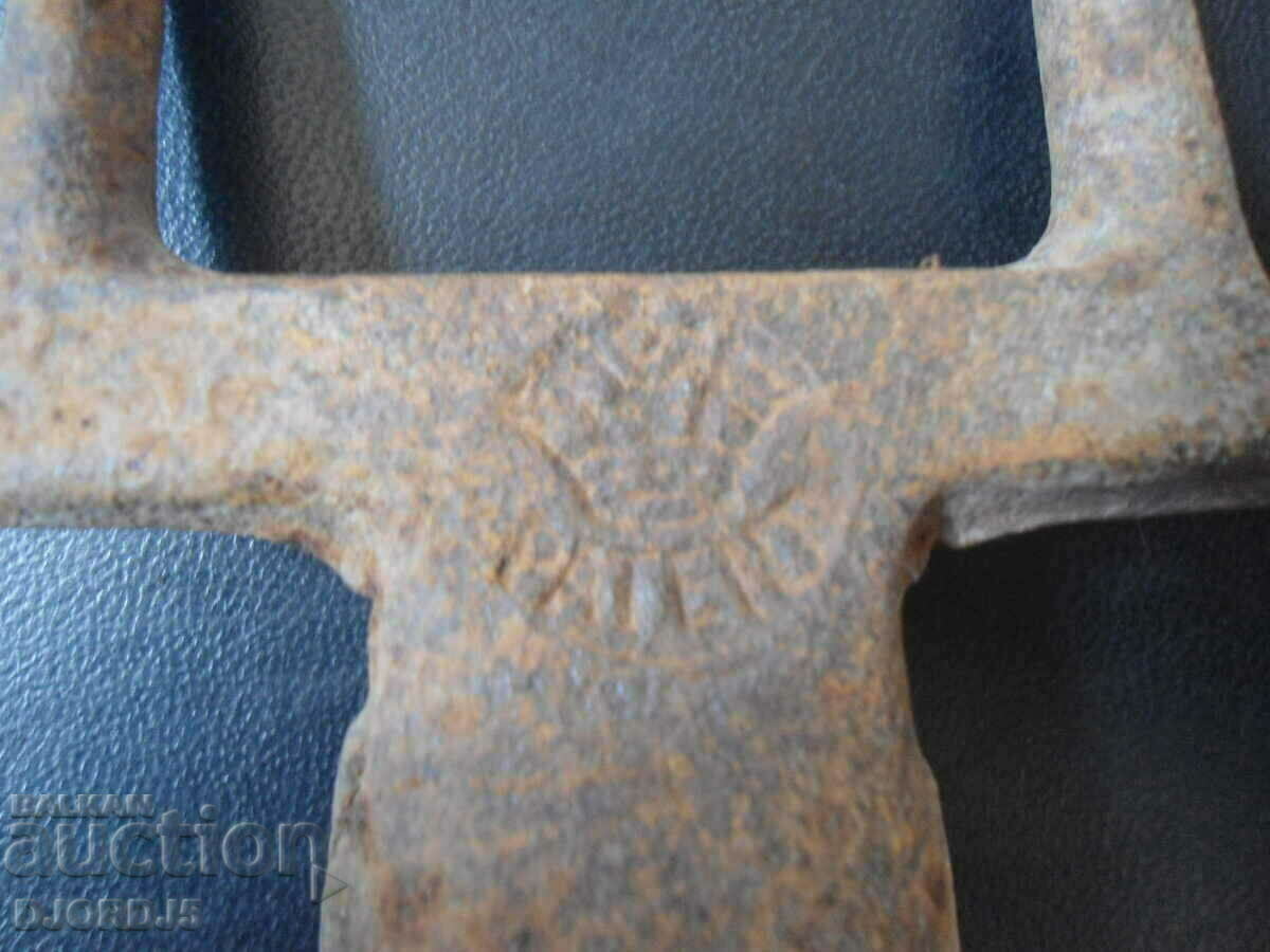 Auction Old agricultural implements, PATENT marking Auction Old agricultural implements, PATENT marking