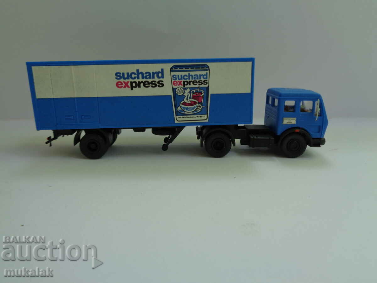 Auction  PREISER?HERPA?KIBRI? HO 1/87 MERCEDES MODEL TANK TRUCK