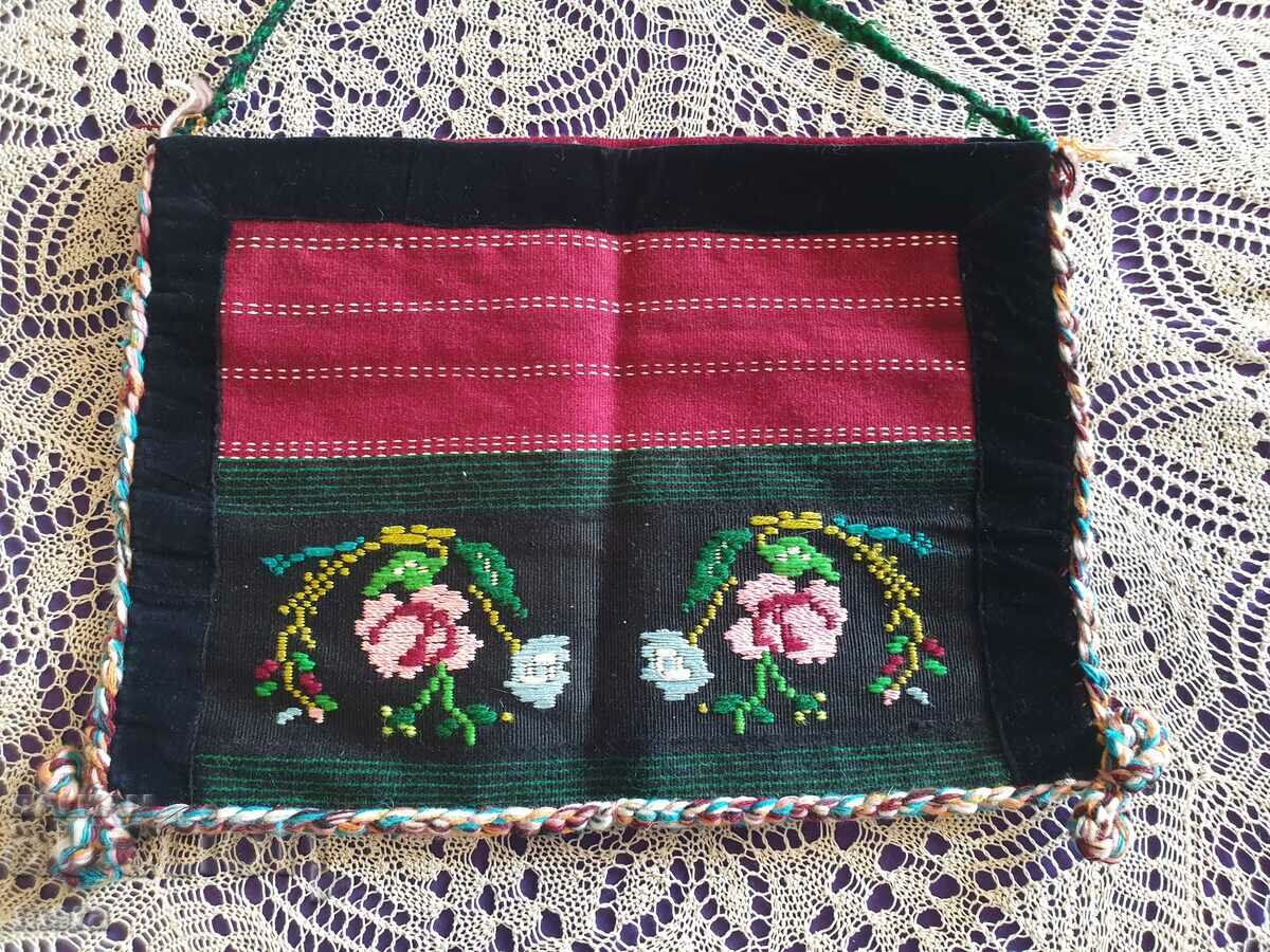 Authentic woolen hand-woven shepherd's purse with price 45.00 BGN | € 23.01
