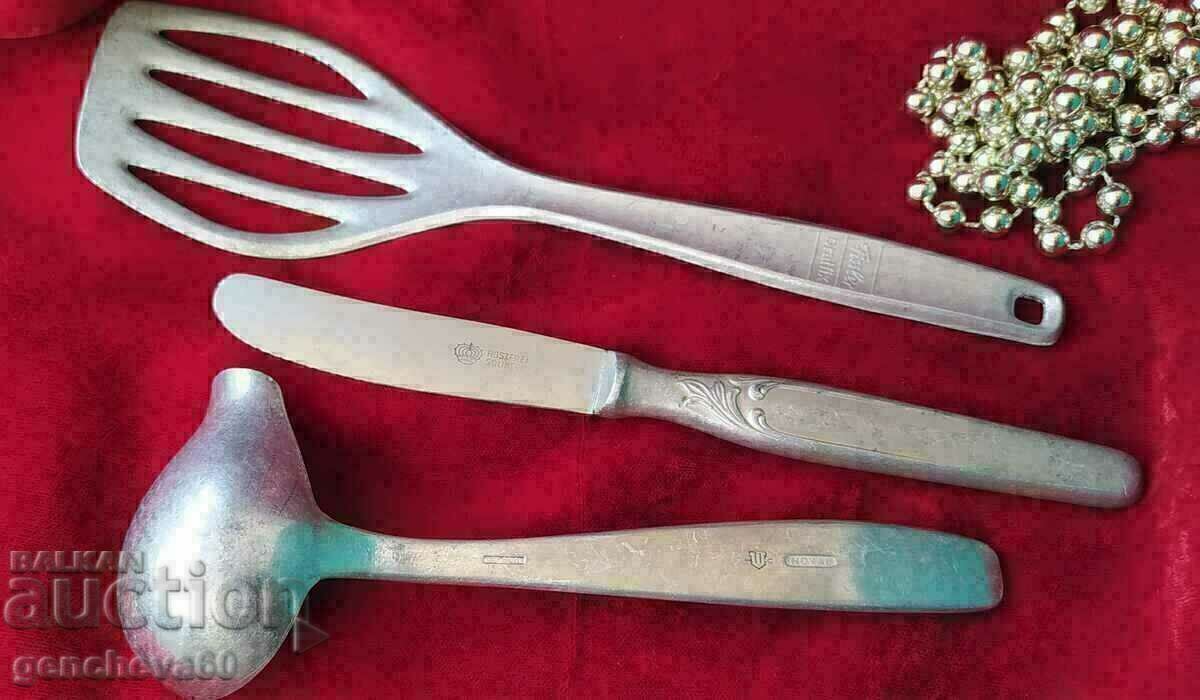 Ustensile de bucătărie vintage din aluminiu