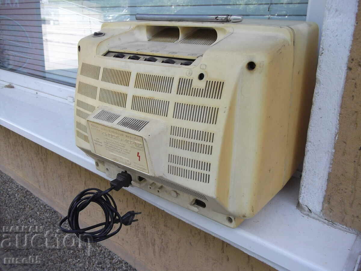 TV "YUNOST - 402 V" Soviet - 2 - 7 TV "YUNOST - 402 V" Soviet - 2 - 7