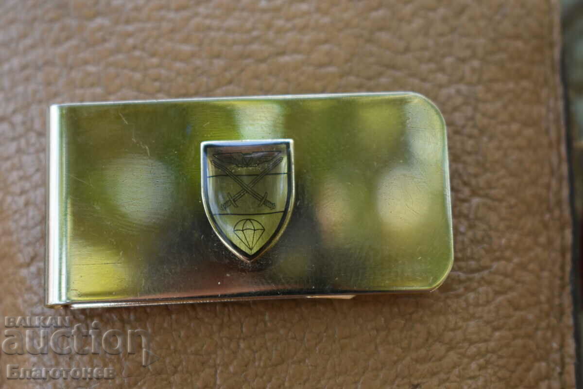 A pinch of paratroopers - 6