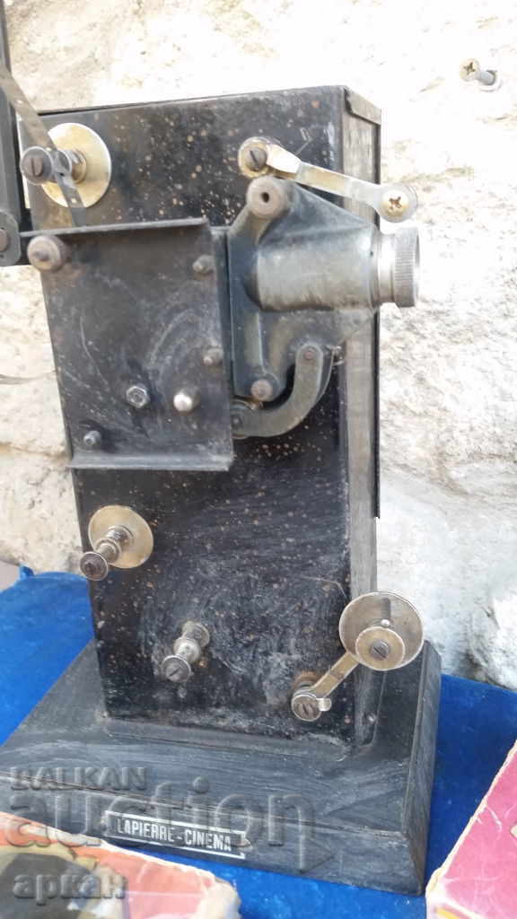 Old cinema projection apparatus - France - around 1930 - 5