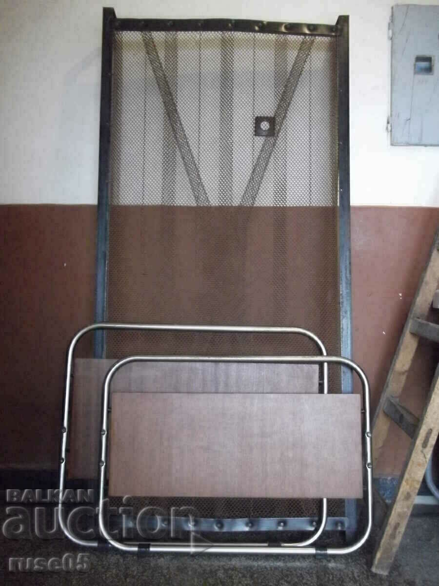 Κρεβάτι με εργοστάσιο ελατηρίου "Izkustvo-Ruse-900-1900 mm." από τη σόκα