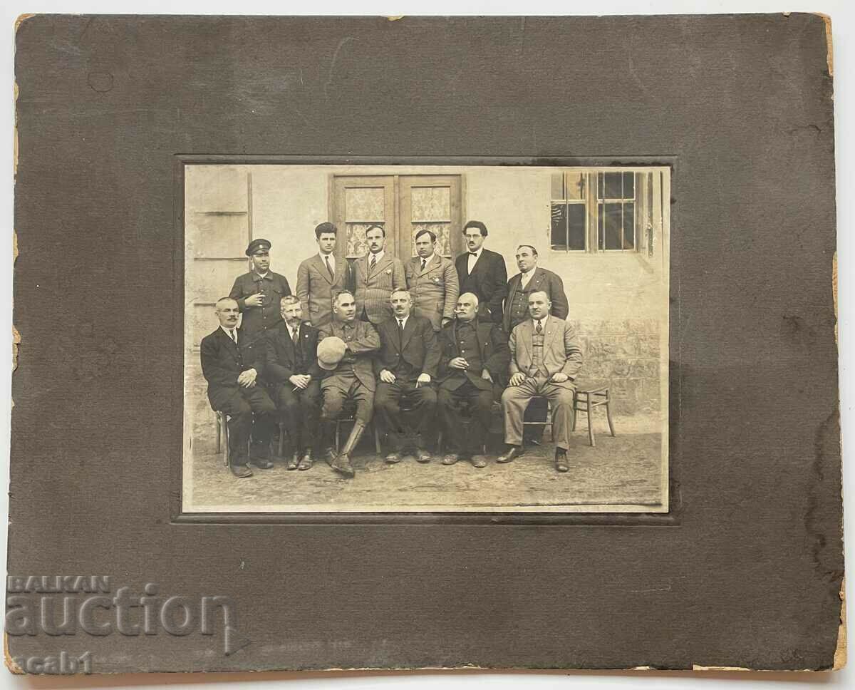 Old photo men 1932