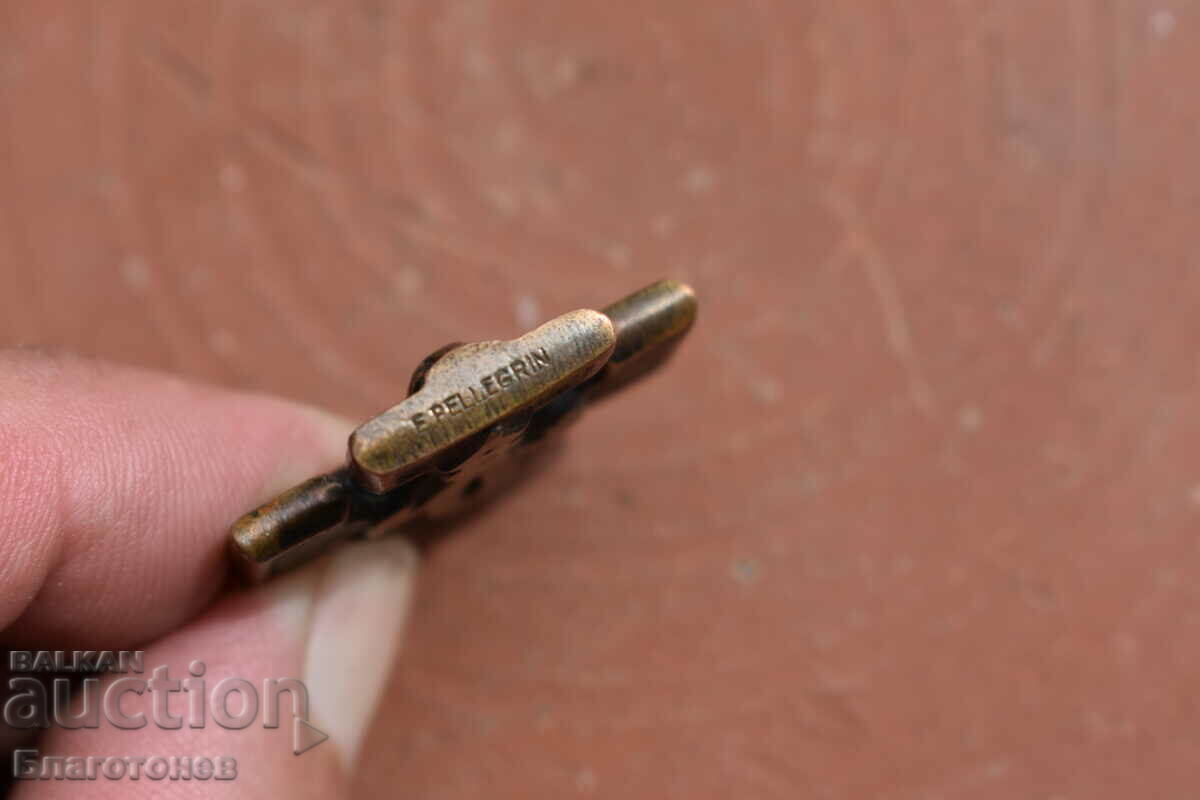 Delivery of Old bronze cross Delivery of Old bronze cross