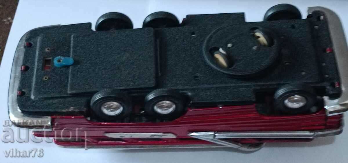 παλιό τουριστικό λεωφορείο από κασσίτερο - 6