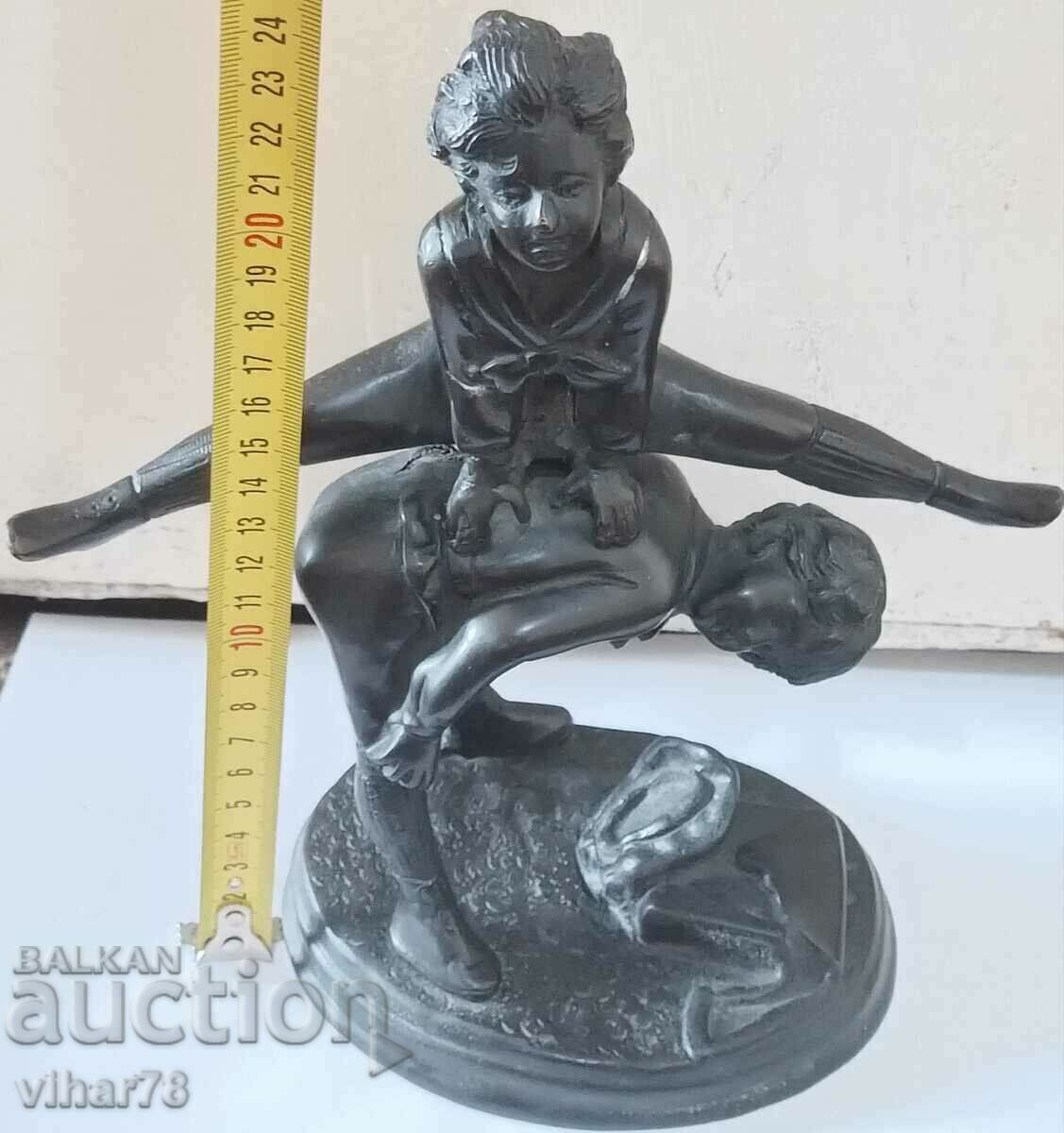 OLD ART DECO BRONZE FIGURE with price 299.99 BGN | € 153.38 OLD ART DECO BRONZE FIGURE with price 299.99 BGN | € 153.38
