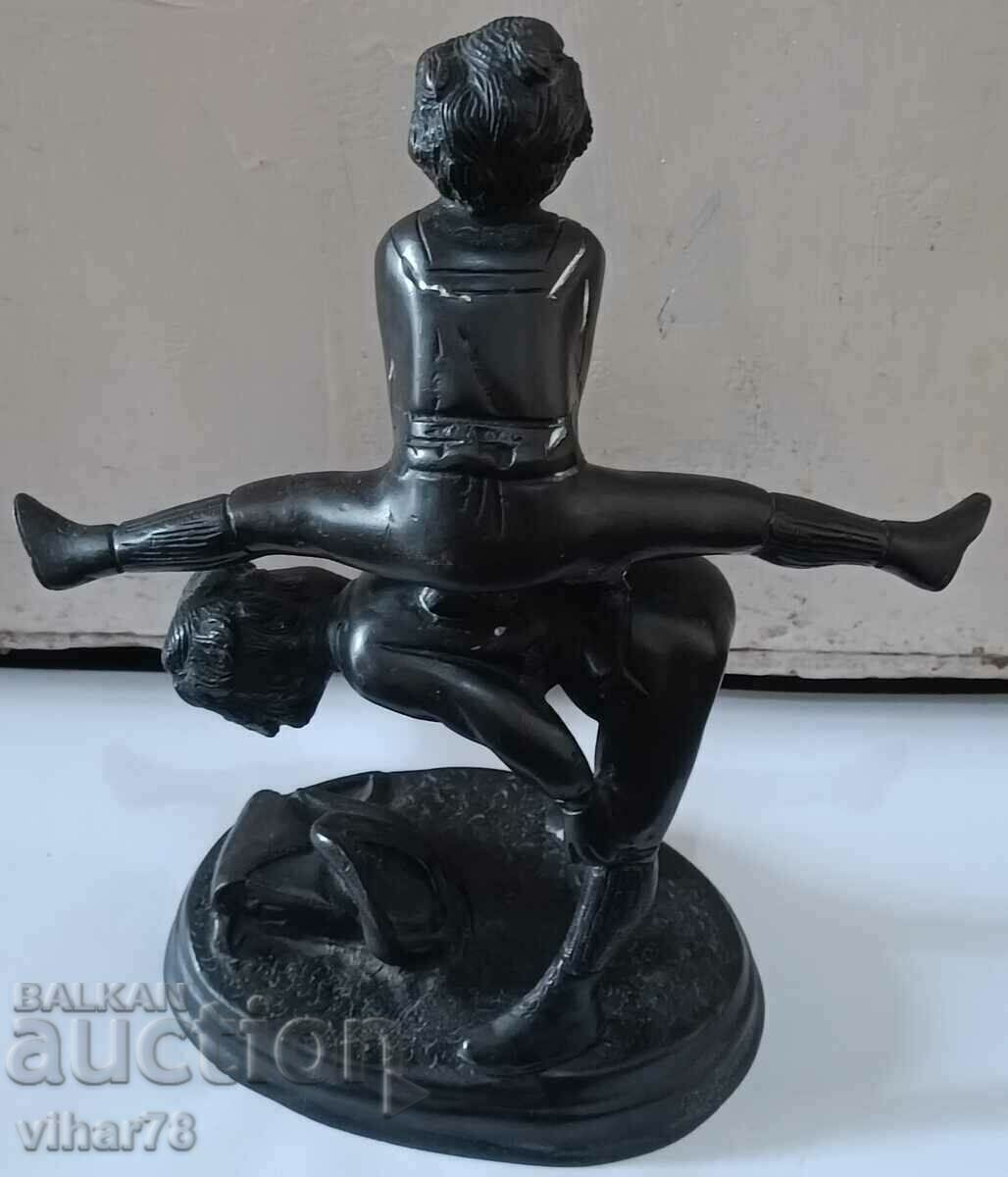 Delivery of OLD ART DECO BRONZE FIGURE Delivery of OLD ART DECO BRONZE FIGURE