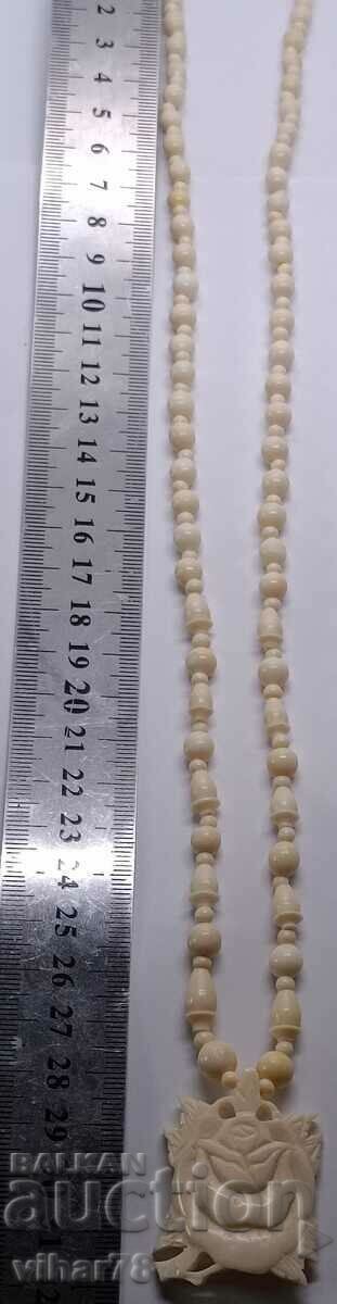 Δημοπρασία Παλιό κολιέ από κόκαλο καμήλας