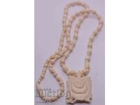 Vechi colier din os de cămilă