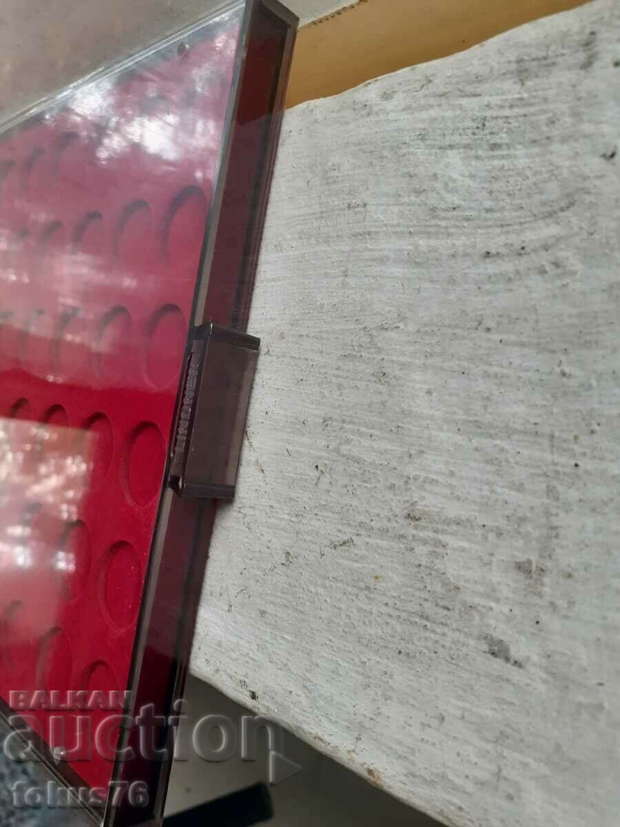 Auction Luxury Lindner Coin Box - n6 Auction Luxury Lindner Coin Box - n6