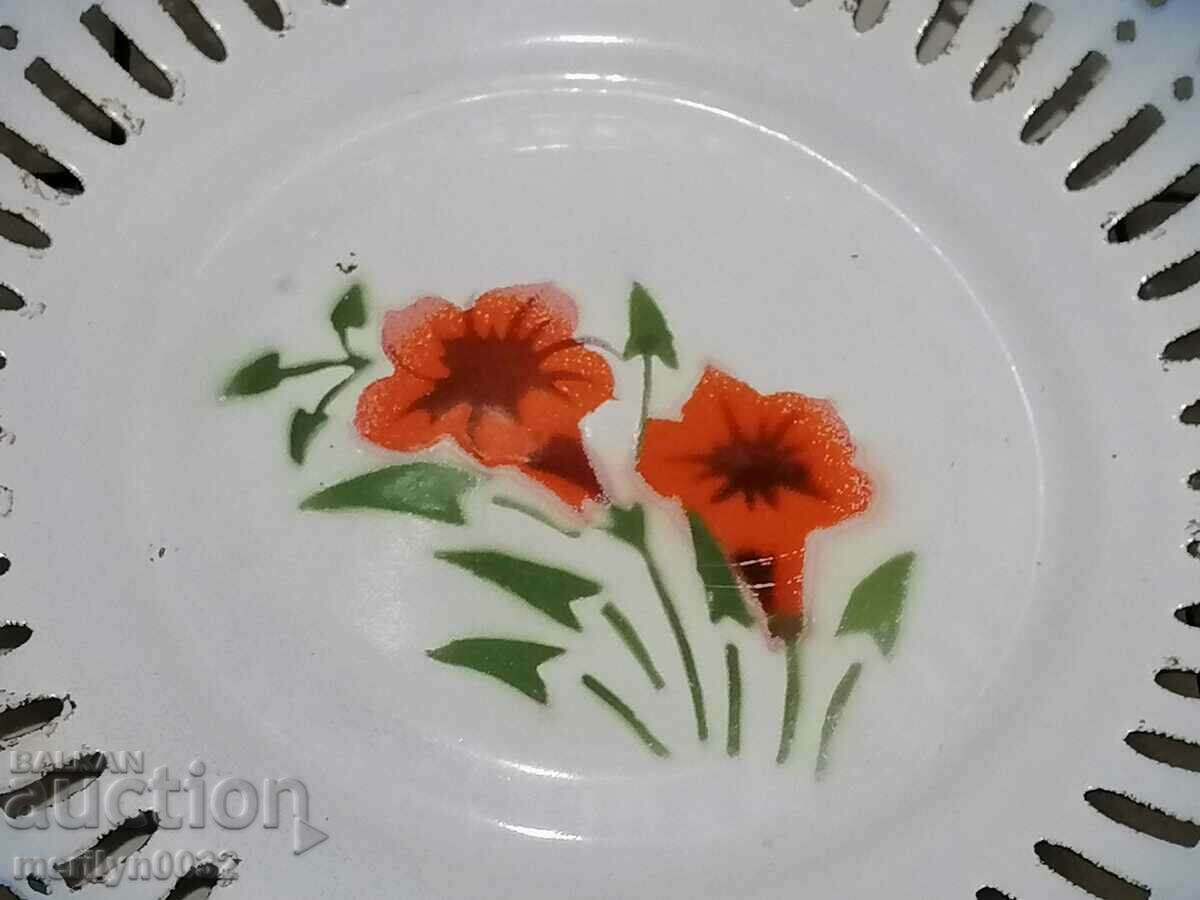 Old enamelled bread pan enamel from the 1960s with price 41.00 BGN | € 20.96 Old enamelled bread pan enamel from the 1960s with price 41.00 BGN | € 20.96