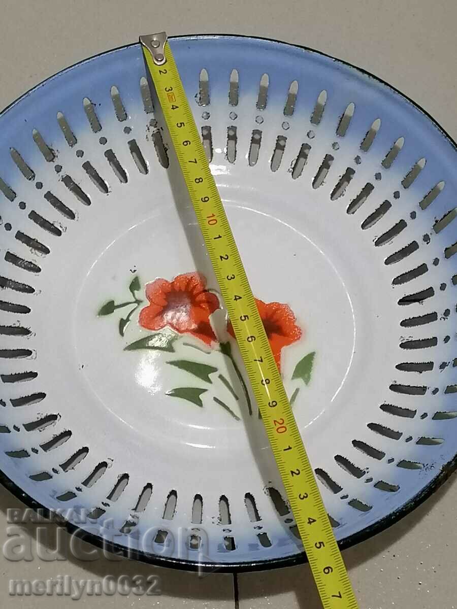 Delivery of Old enamelled bread pan enamel from the 1960s Delivery of Old enamelled bread pan enamel from the 1960s