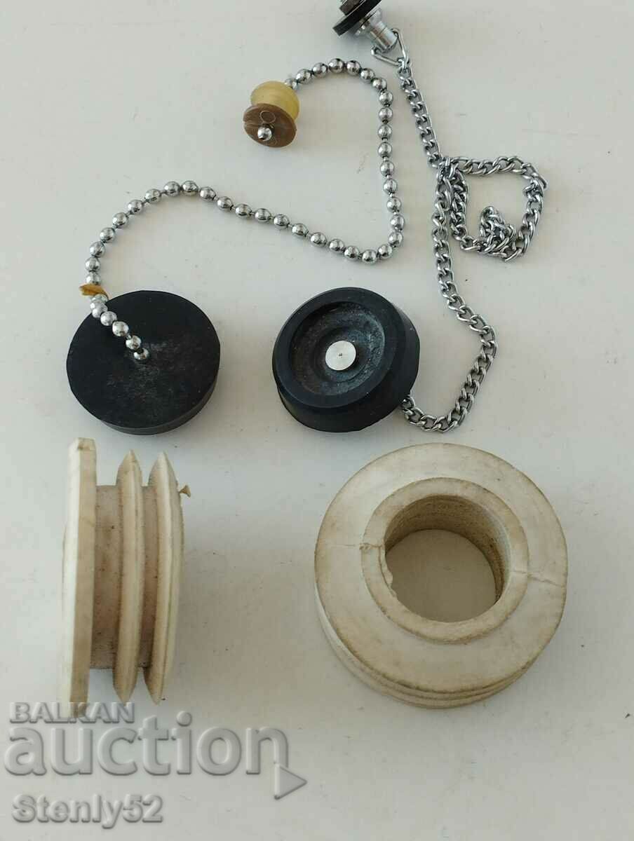 2 pcs rubber sink plugs and seals