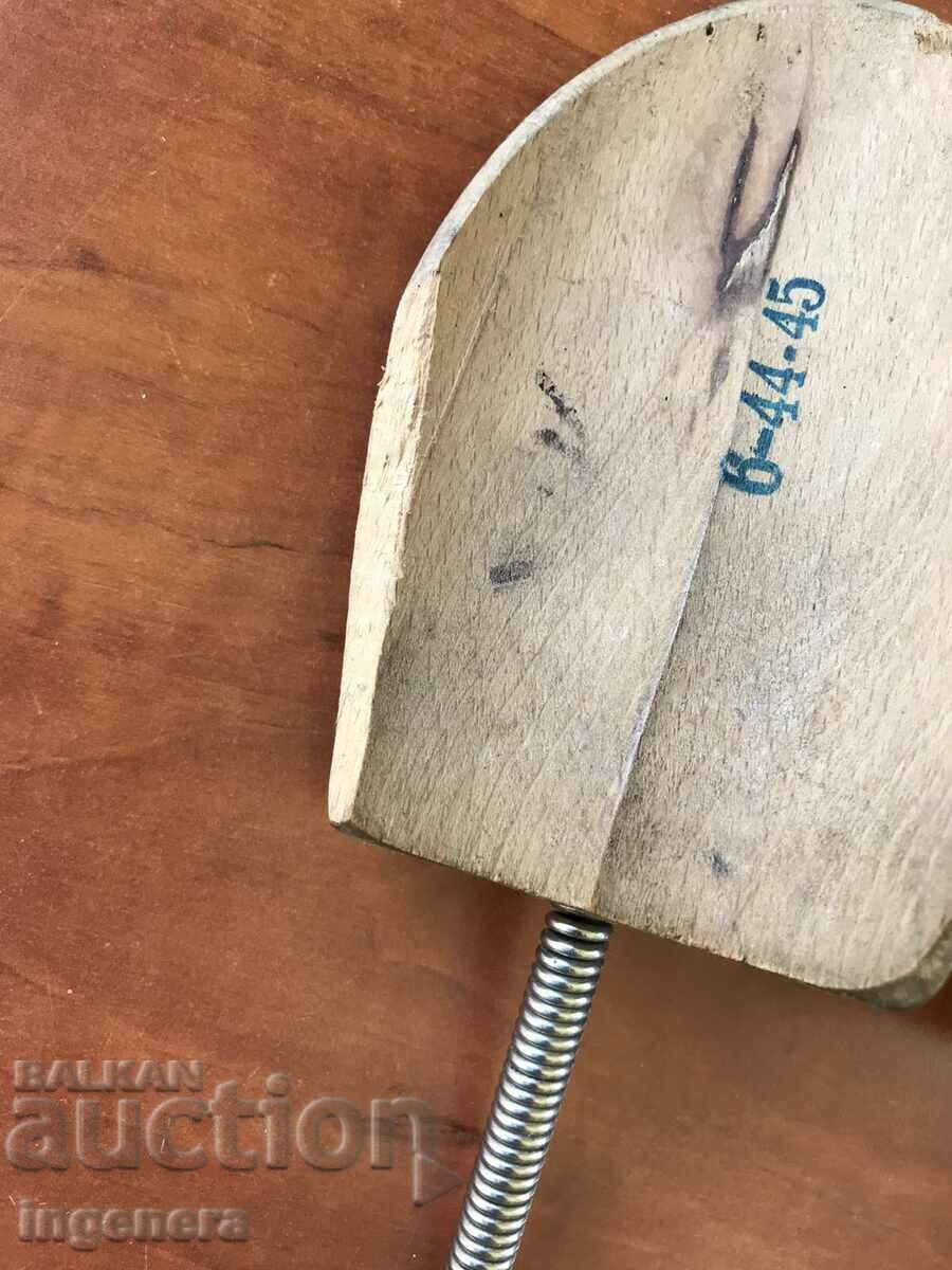 Auction MOLD SHOE MOLDS WOOD BRANDED TENSIONERS STRETCHERS Auction MOLD SHOE MOLDS WOOD BRANDED TENSIONERS STRETCHERS