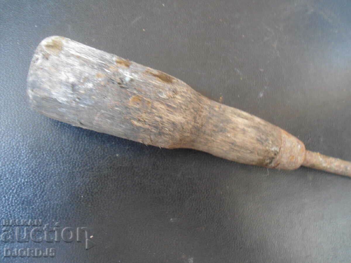Auction Old screwdriver, wooden handle Auction Old screwdriver, wooden handle
