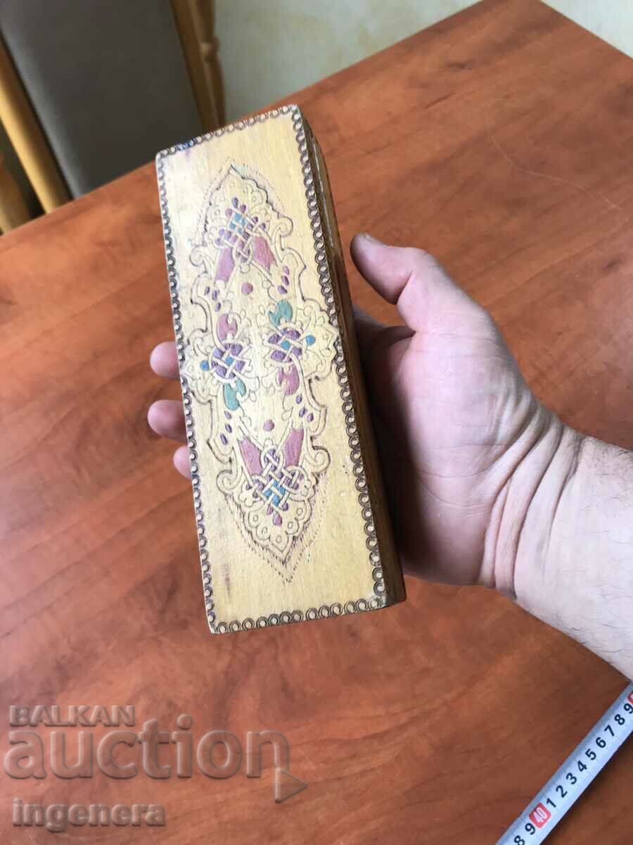 PEN BOX WOOD ANTIQUE PYROGRAPHY FROM SOCA with price 9.00 BGN | € 4.60 PEN BOX WOOD ANTIQUE PYROGRAPHY FROM SOCA with price 9.00 BGN | € 4.60
