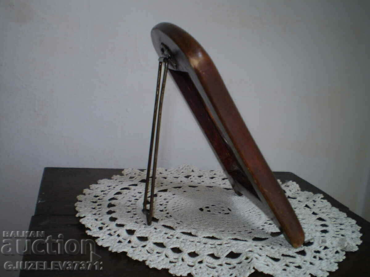 Auction  Vintage wooden table photo frame