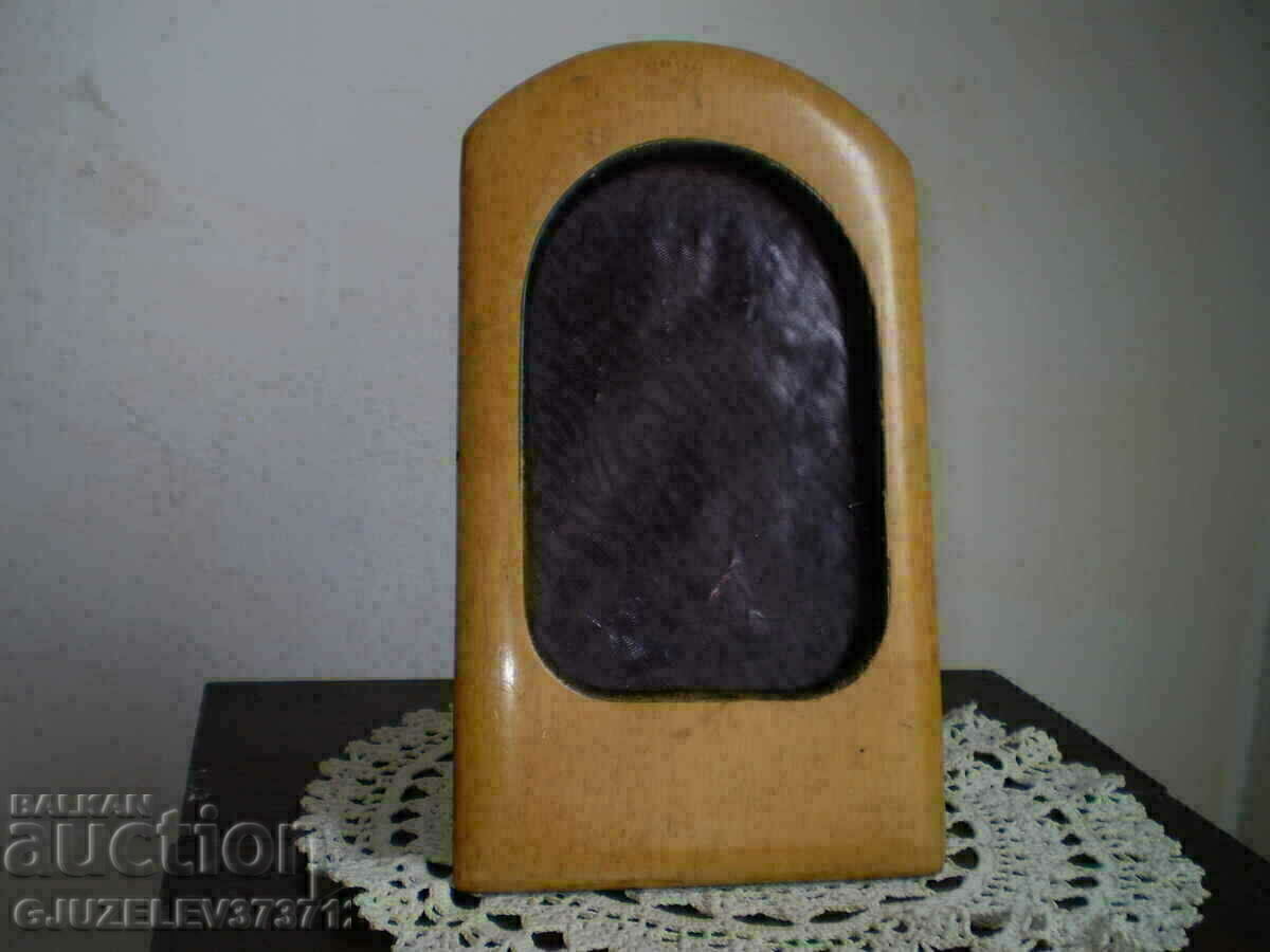 Vintage desktop wooden photo frame Vintage desktop wooden photo frame