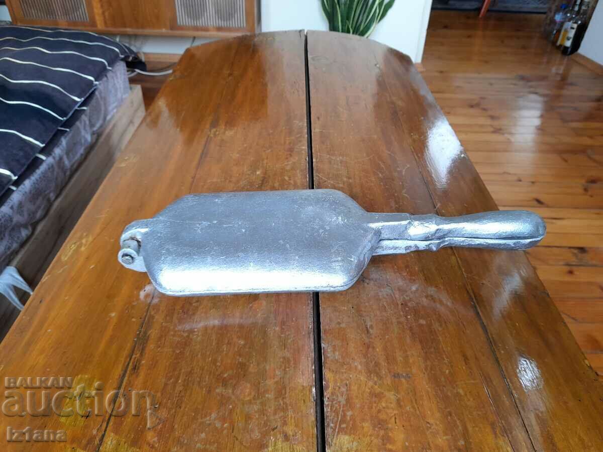 Old device for baking sweets, Nuts Old device for baking sweets, Nuts