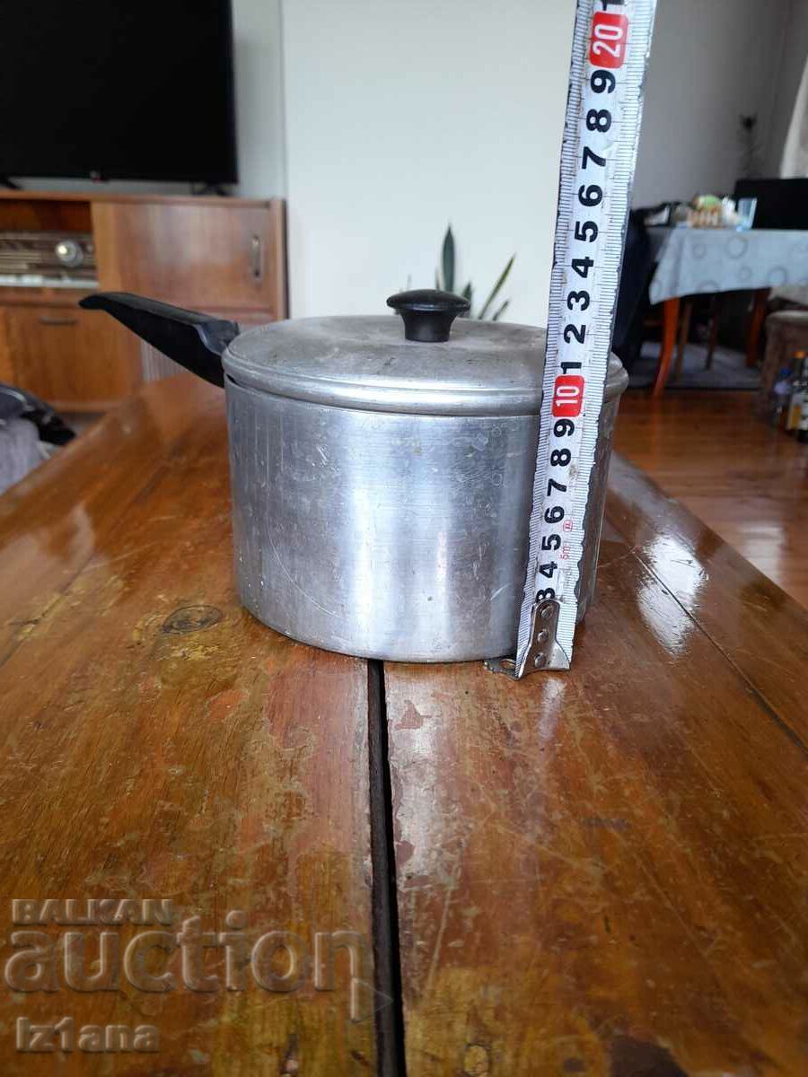 Old casserole, pan with price 18.00 BGN | € 9.20 Old casserole, pan with price 18.00 BGN | € 9.20