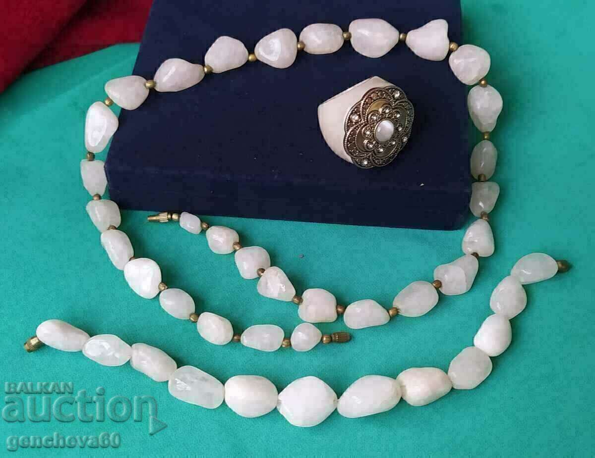 Delivery of Necklace and bracelet set made of natural white agate