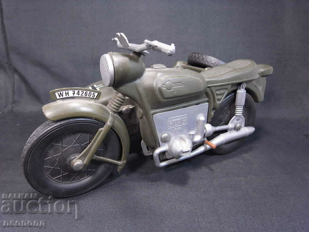 1/6 OLD PLASTIC TOY MOTORCYCLE WITH BASKET BMW R75 WEHRMACHT with price 120.00 BGN | € 61.36 1/6 OLD PLASTIC TOY MOTORCYCLE WITH BASKET BMW R75 WEHRMACHT with price 120.00 BGN | € 61.36