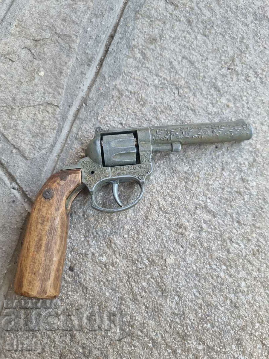 Стар детски кабсов пистолет