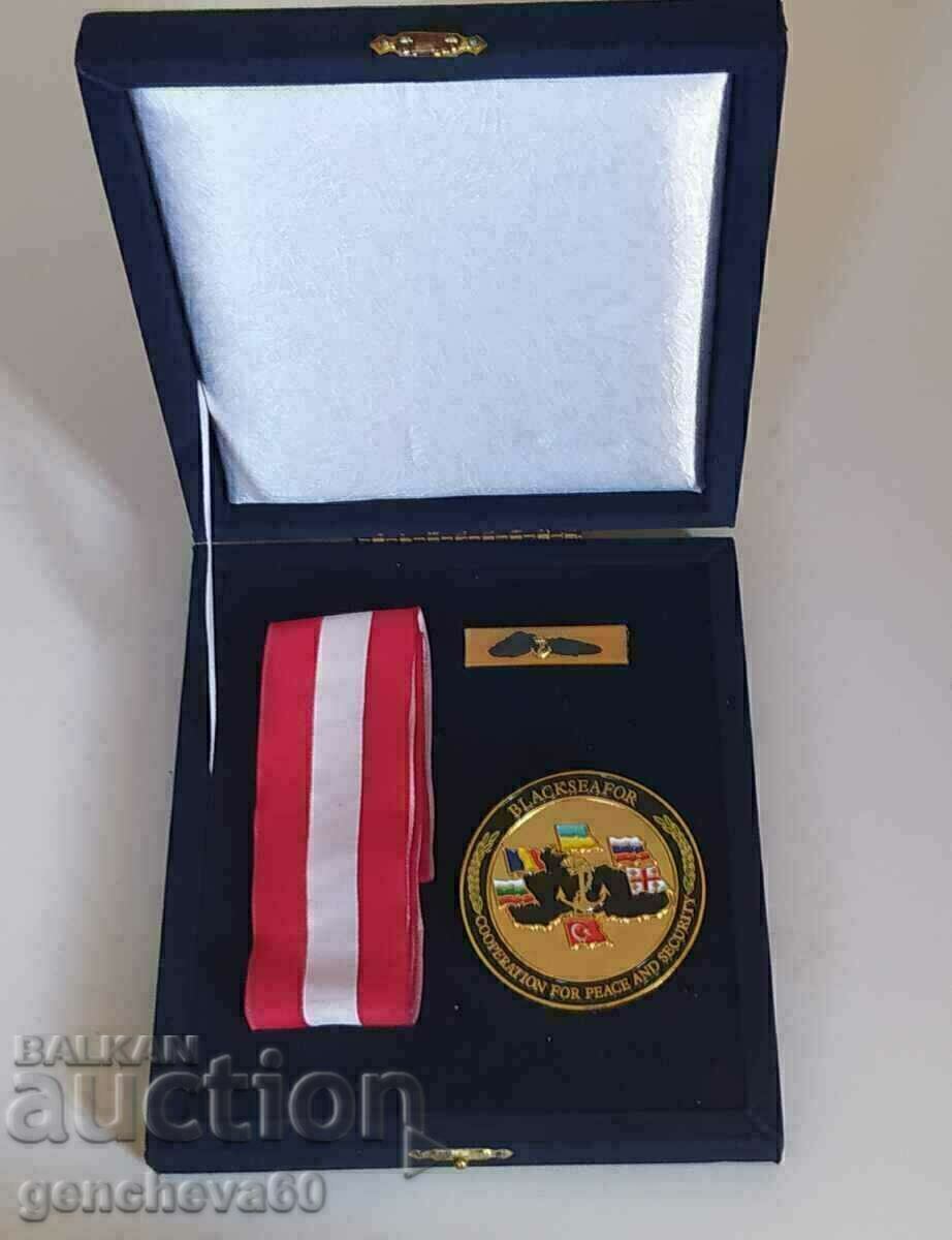 Auction European Naval Order, medal in box Auction European Naval Order, medal in box