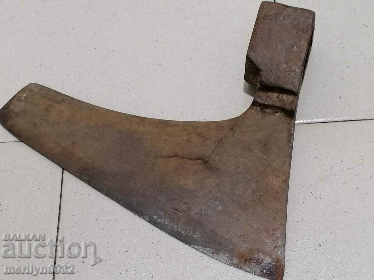 An old ax ax, a top, a satin with price 54.00 BGN | € 27.61 An old ax ax, a top, a satin with price 54.00 BGN | € 27.61