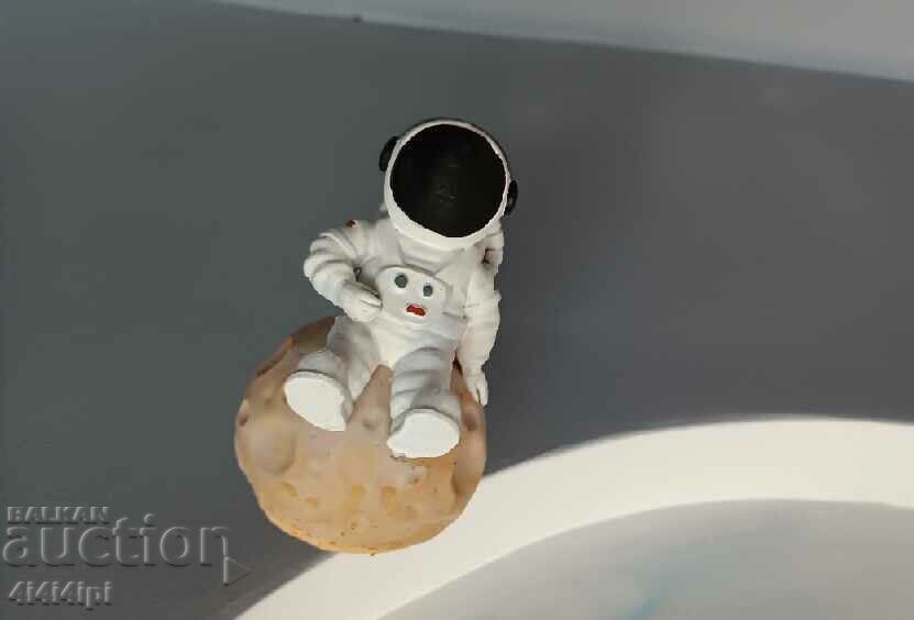 Auction Cosmonaut Auction Cosmonaut