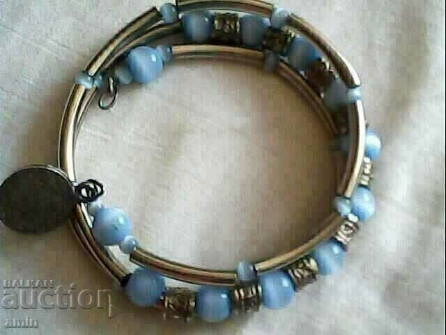 Παράδοση Παλιά πέτρα από φυσικό λίθο με νόμισμα Παράδοση Παλιά πέτρα από φυσικό λίθο με νόμισμα