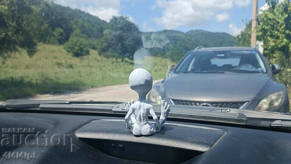 Auction Alien - passenger for the car Auction Alien - passenger for the car