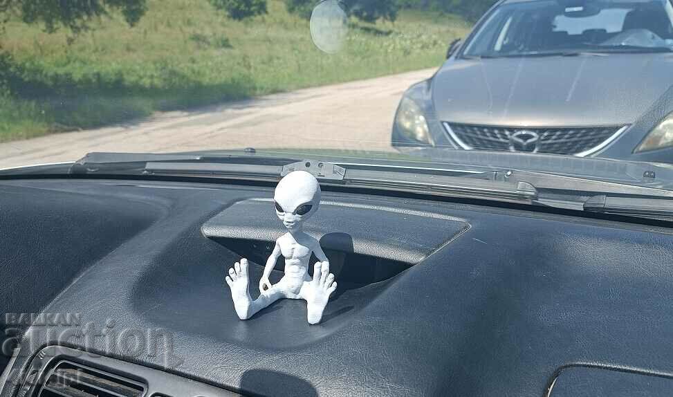 Delivery of Alien - passenger for the car Delivery of Alien - passenger for the car