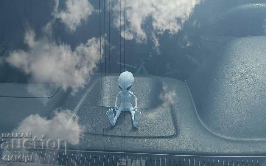 Извънземно - пасажир за колата