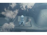 Extraterestru - pasager pentru mașină