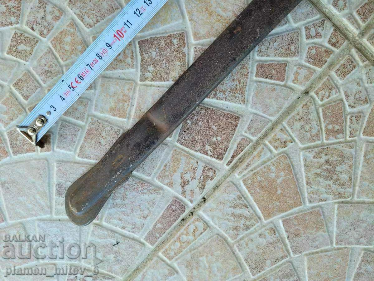 Auction  Saber, broadsword, scythe, knife