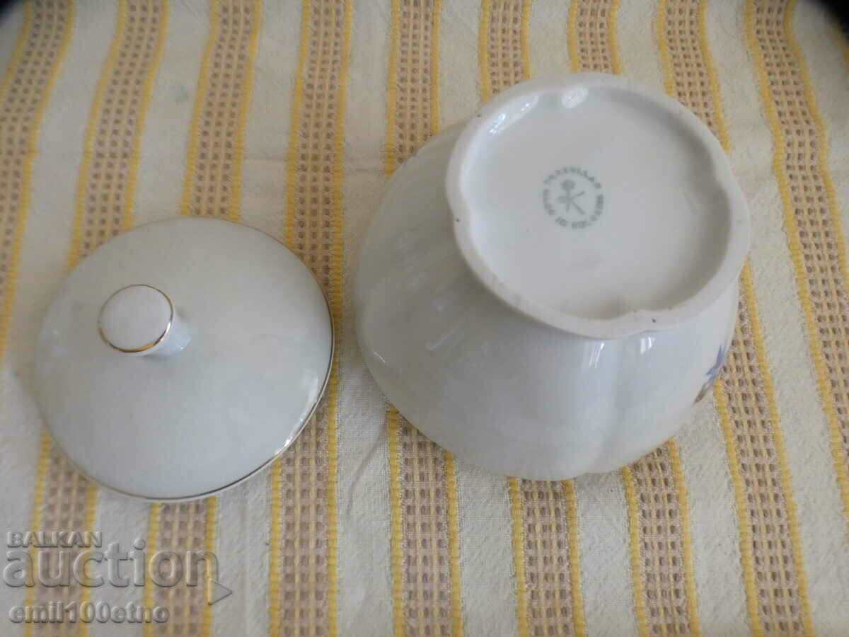 Delivery of Sugar bowl old Bulgarian porcelain Kitka Novi Pazar Delivery of Sugar bowl old Bulgarian porcelain Kitka Novi Pazar