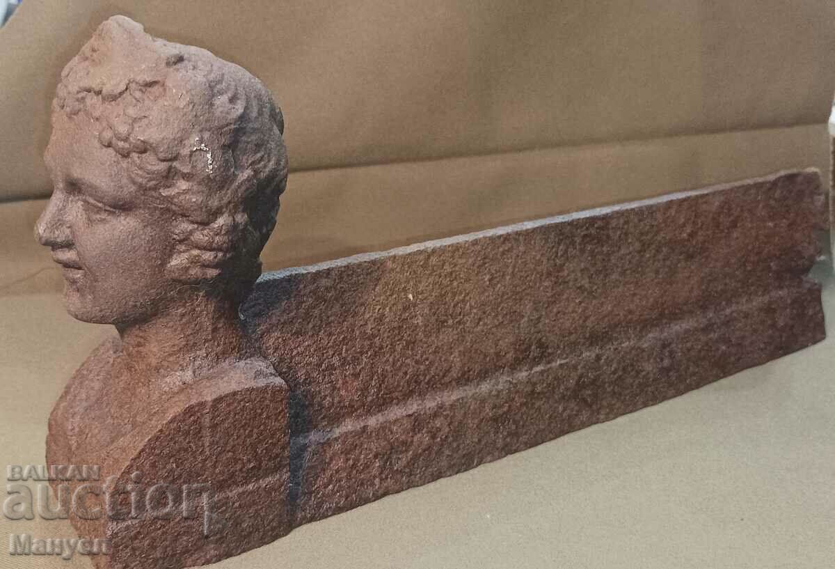 Παράδοση Παλιά βάση τζακιού από χυτοσίδηρο.