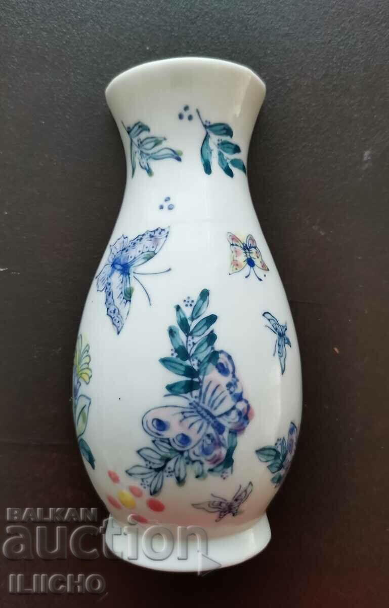 Керамична ваза за стена