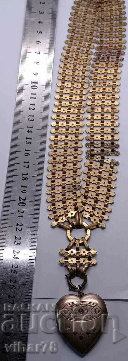 Παράδοση παλιό κολιέ Παράδοση παλιό κολιέ