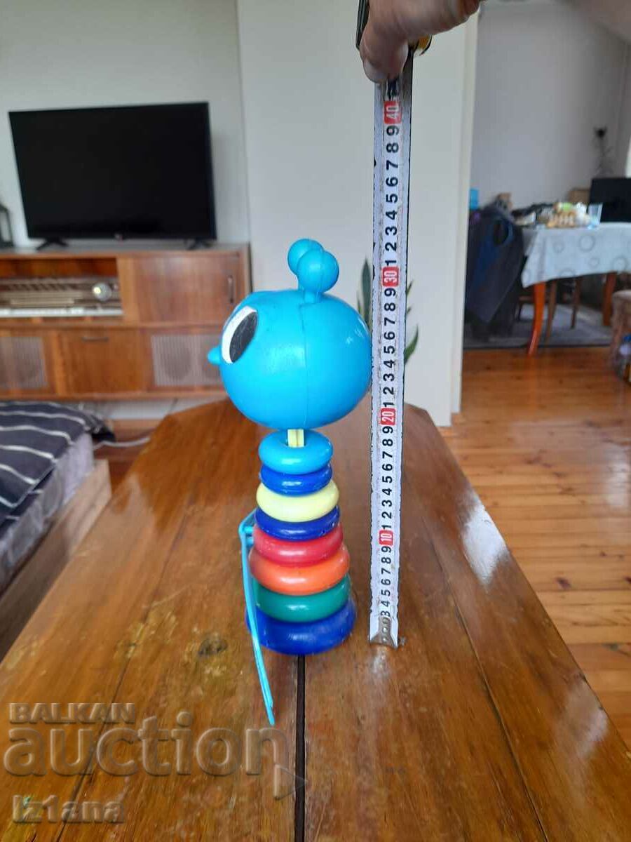 Ένα παλιό παιδικό παιχνίδι με τιμή 37.00 BGN | € 18.92 Ένα παλιό παιδικό παιχνίδι με τιμή 37.00 BGN | € 18.92