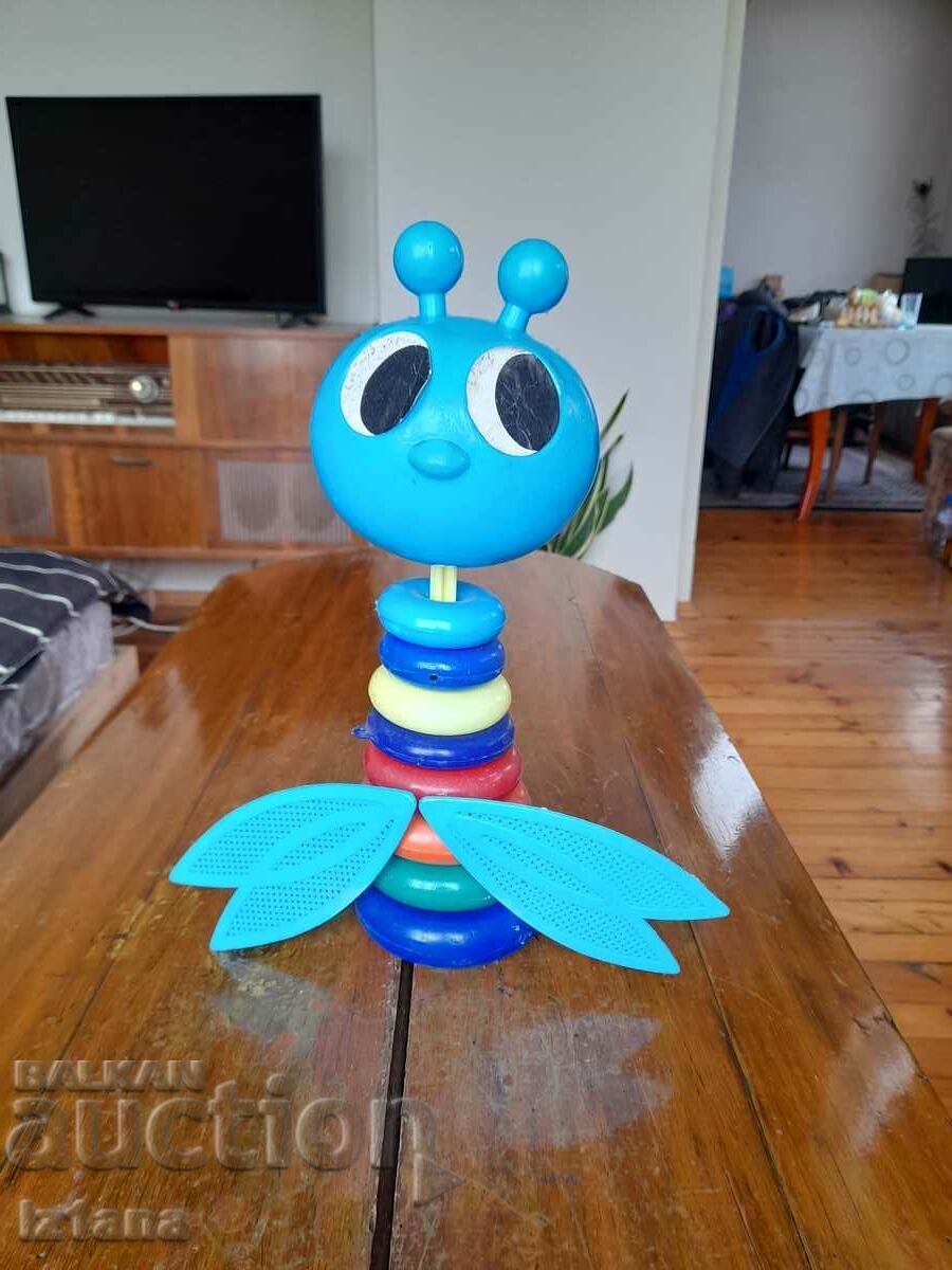 Ένα παλιό παιδικό παιχνίδι Ένα παλιό παιδικό παιχνίδι