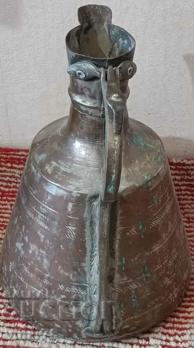 Delivery of Old copper kettle, copper vessel
