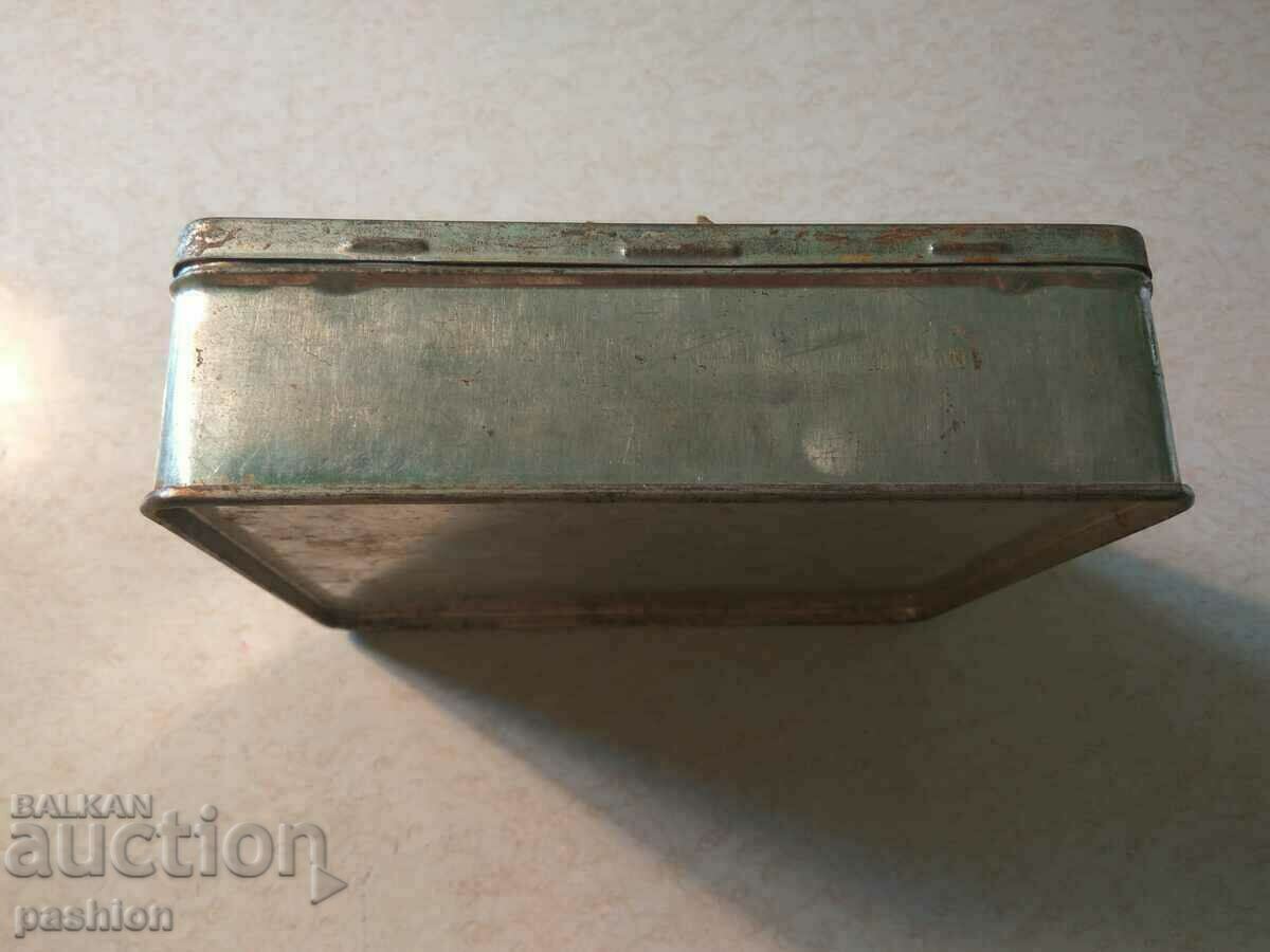 Soc FOMACOLOR metal box, made in Czechoslovakia with price 0.81 BGN | € 0.41 Soc FOMACOLOR metal box, made in Czechoslovakia with price 0.81 BGN | € 0.41