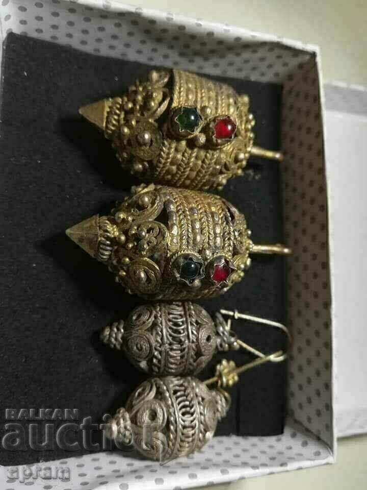 Αναγεννησιακά σκουλαρίκια, κουμπιά, κοσμήματα, 2 ζευγάρια. με τιμή € 255.65 | 500.01 BGN Αναγεννησιακά σκουλαρίκια, κουμπιά, κοσμήματα, 2 ζευγάρια. με τιμή € 255.65 | 500.01 BGN