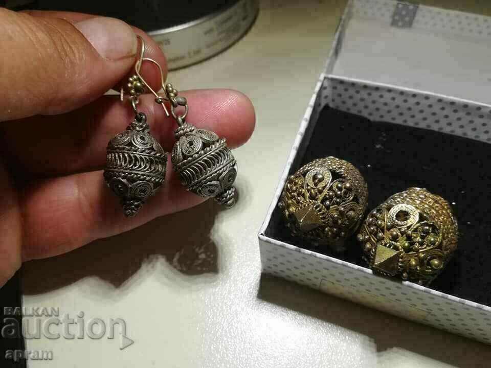 Delivery of Renaissance earrings, buttons, jewelry, arpalia. 2 pairs.