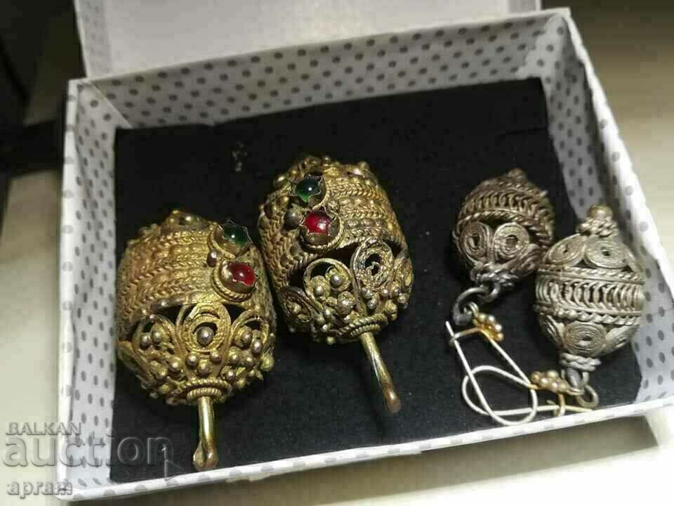 Renaissance earrings, buttons, jewelry, arpalia. 2 pairs. - 5 Renaissance earrings, buttons, jewelry, arpalia. 2 pairs. - 5