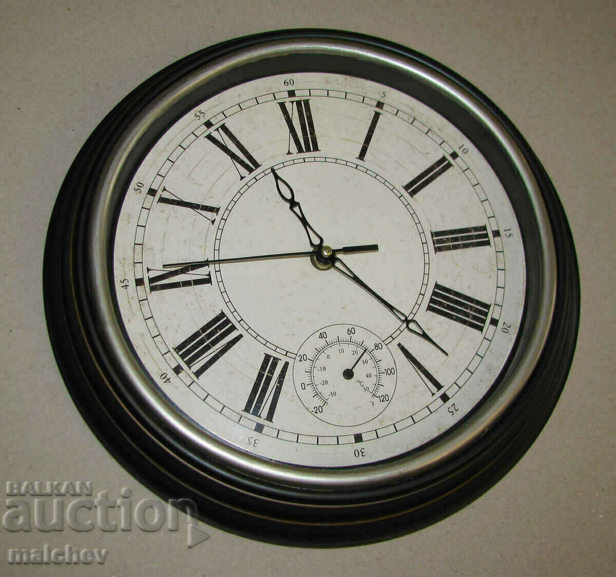 Retro 30cm Quartz Plastic Wall Clock Excellent